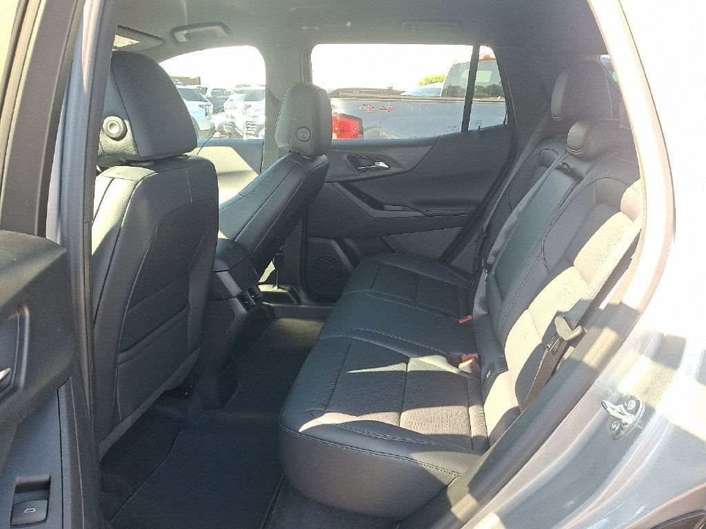 New 2027 Chevrolet Equinox LT w/ Convenience Package II FWD image 5