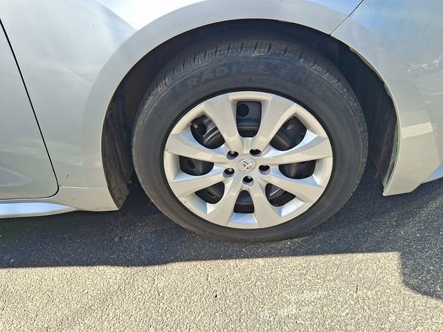 Used 2024 Toyota Corolla LE image 4