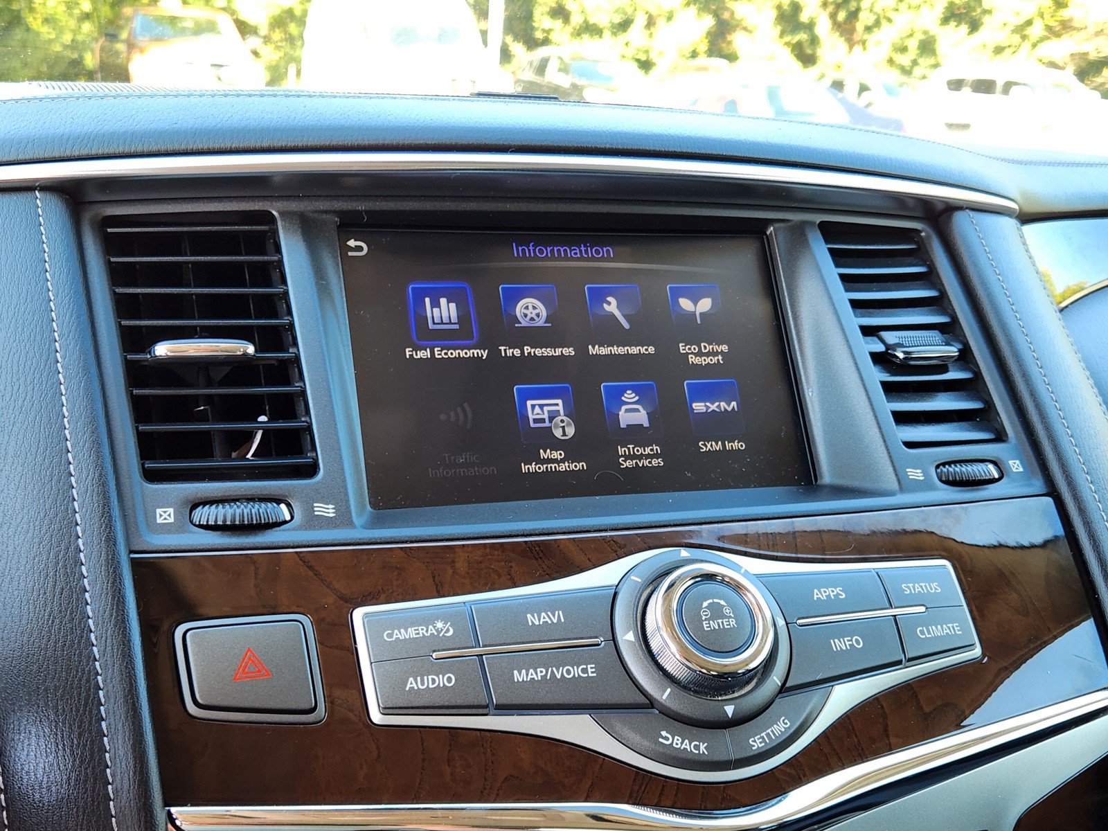 Used 2018 INFINITI QX80 4WD w/ Deluxe Technology Package image 22
