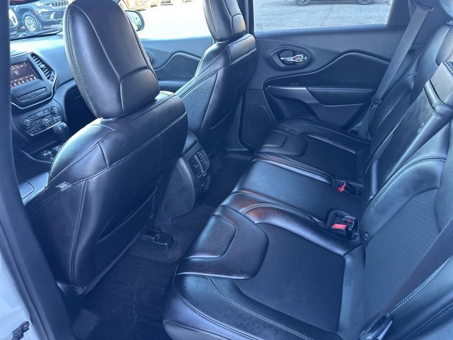 Used 2019 Jeep Cherokee Latitude Plus w/ Comfort/Convenience Group image 11