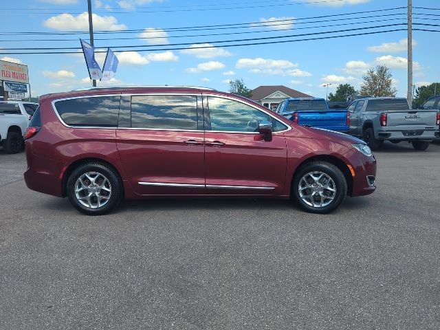 Used 2018 Chrysler Pacifica Limited FWD image 31