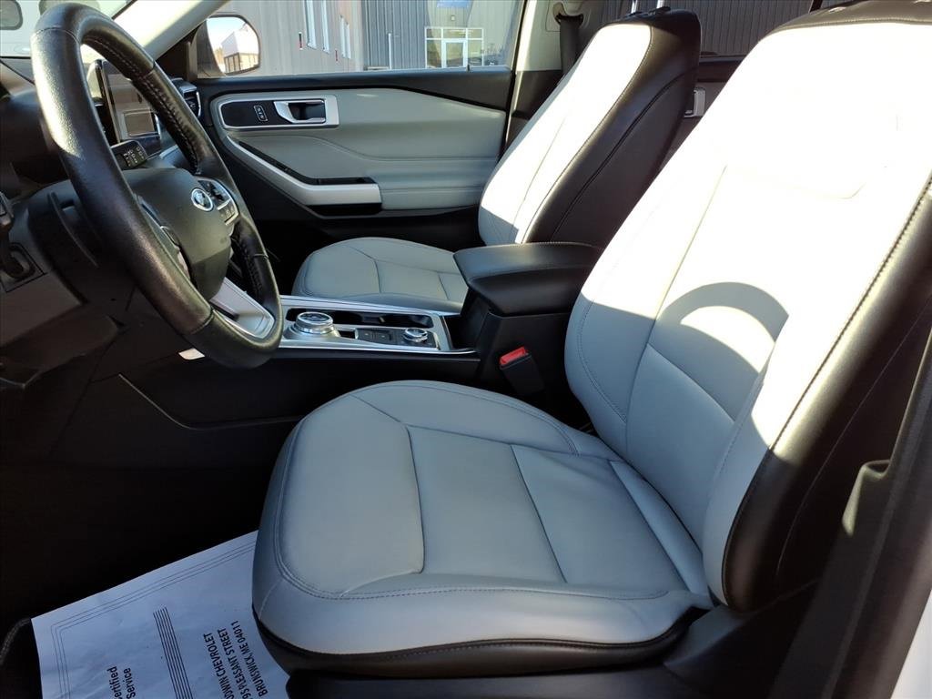 Used 2021 Ford Explorer XLT w/ Equipment Group 202A image 13