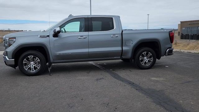 Used 2025 GMC Sierra 1500 SLT image 2