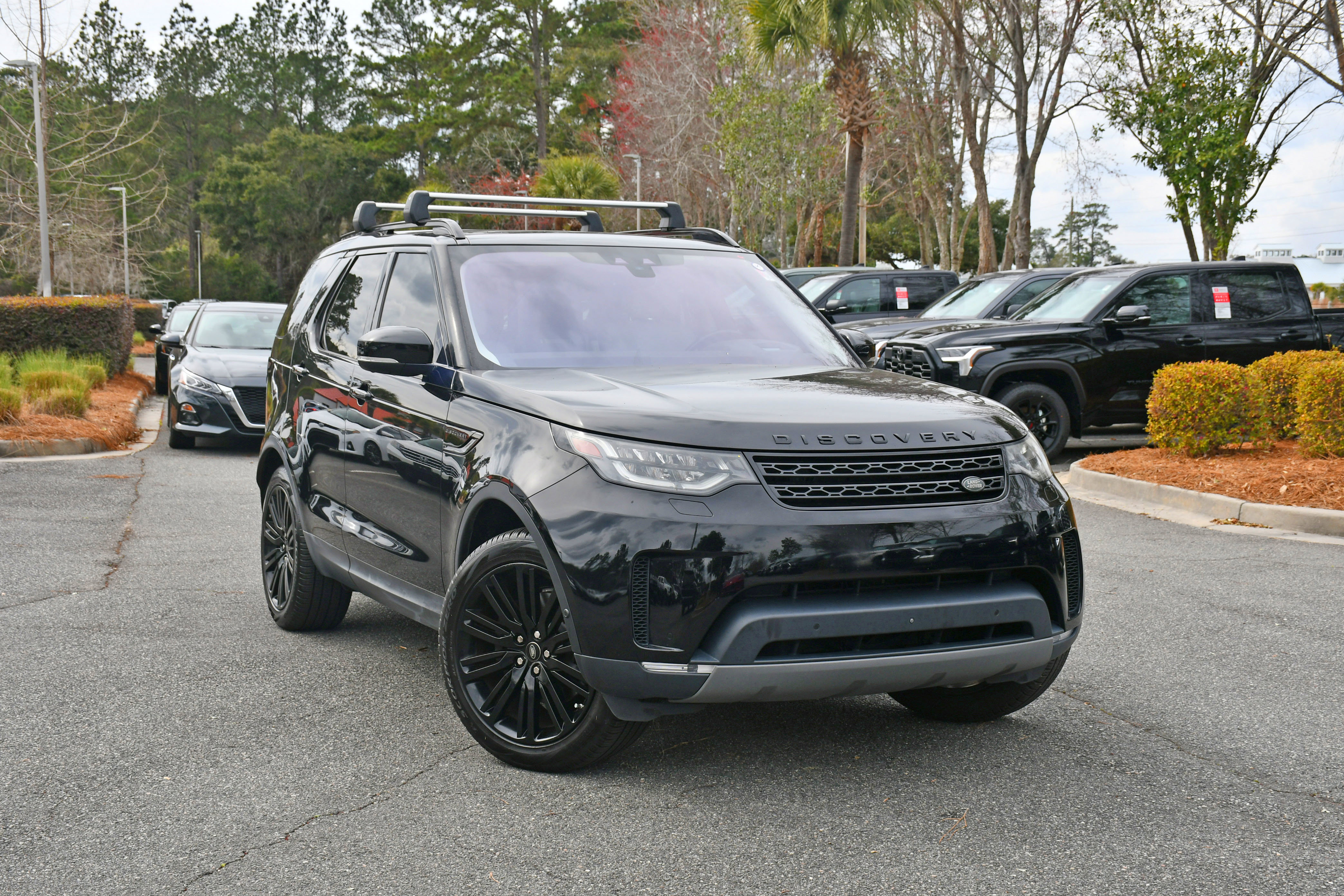 Used 2017 Land Rover Discovery HSE Luxury image 6
