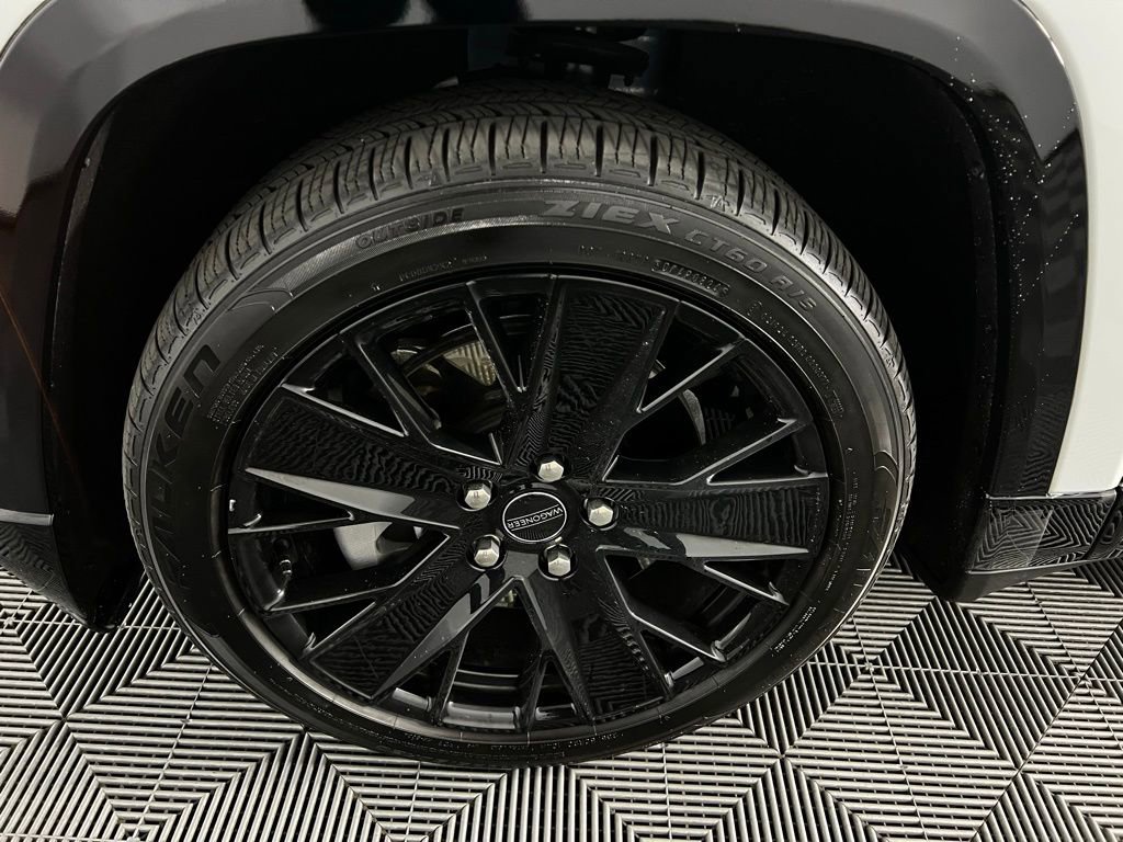 Used 2024 Jeep Wagoneer Launch Edition image 11