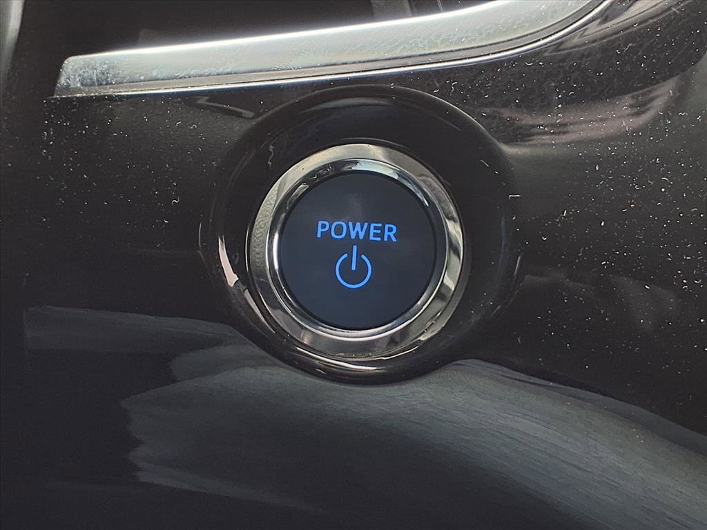Used 2022 Toyota Prius Limited w/ Premium Convenience Package image 11