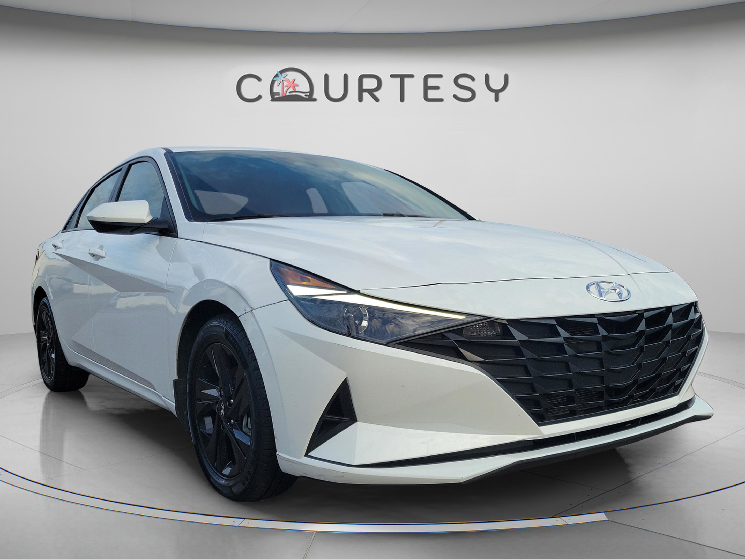 Certified 2022 Hyundai Elantra SEL image 4