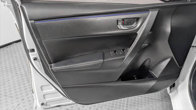 Used 2018 Toyota Corolla SE FWD image 13