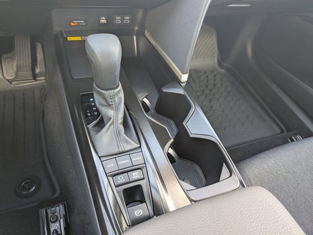 Used 2025 Toyota Camry LE w/ Convenience Package image 26