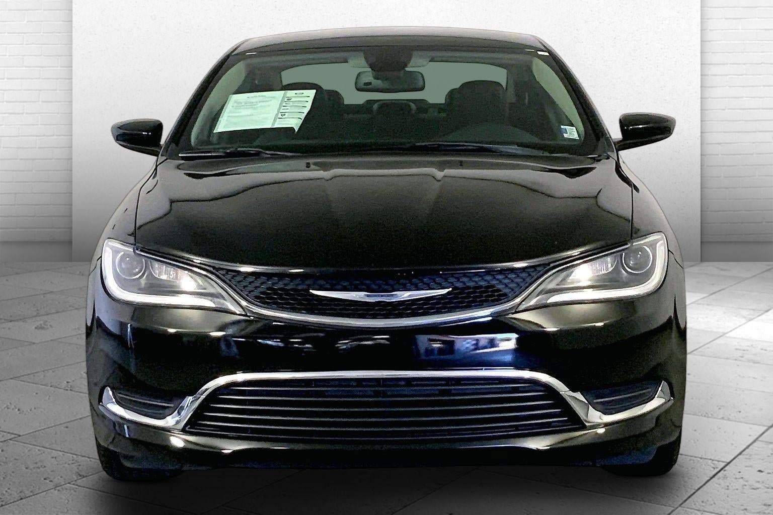 Used 2017 Chrysler 200 Limited Platinum w/ Mopar Interior Package FWD image 2