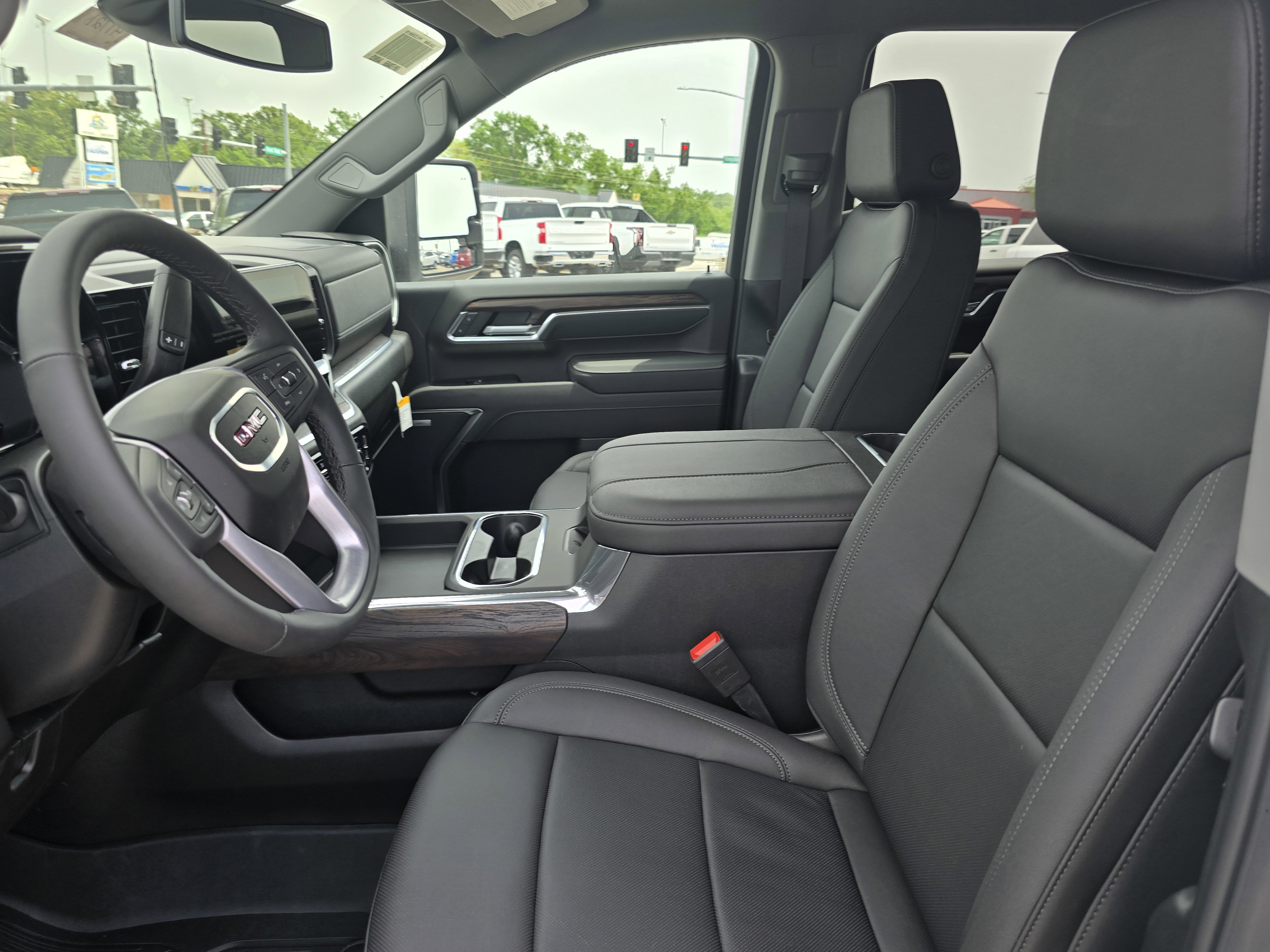 New 2025 GMC Sierra 2500 SLT w/ SLT Convenience Package image 15