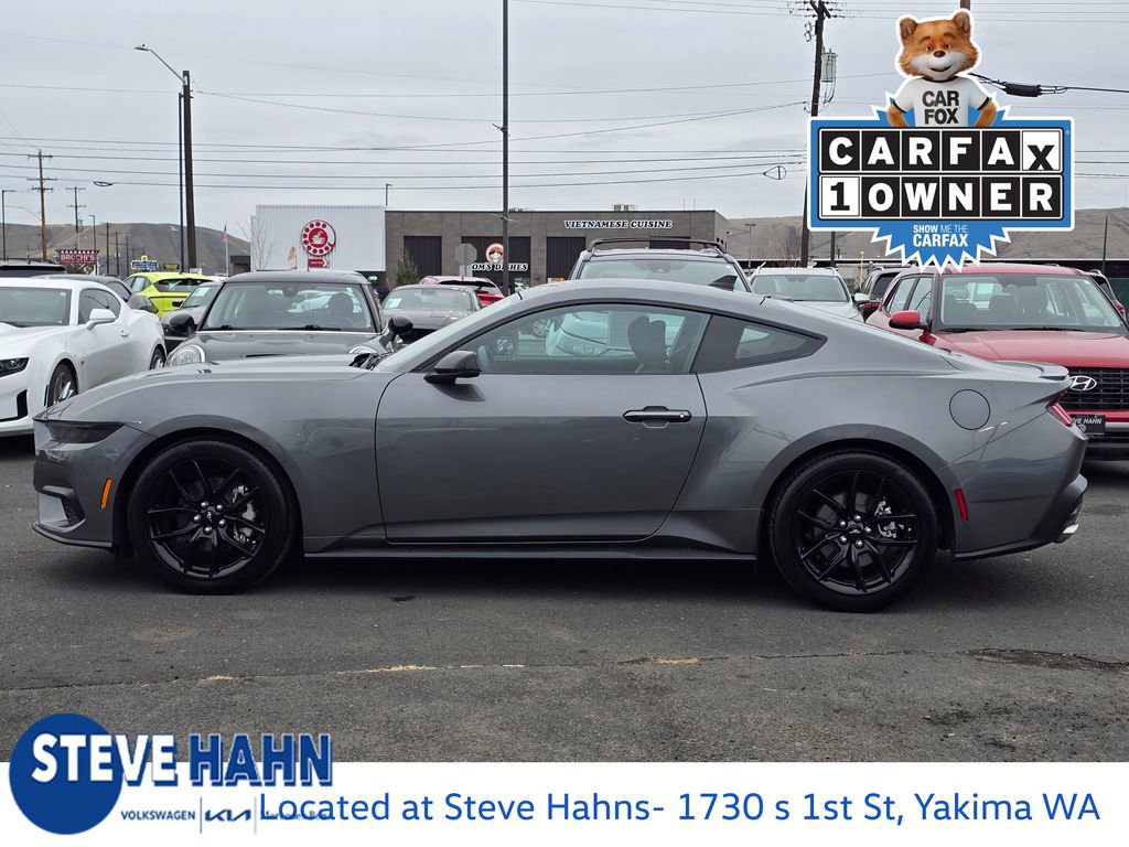 Used 2025 Ford Mustang Premium image 2