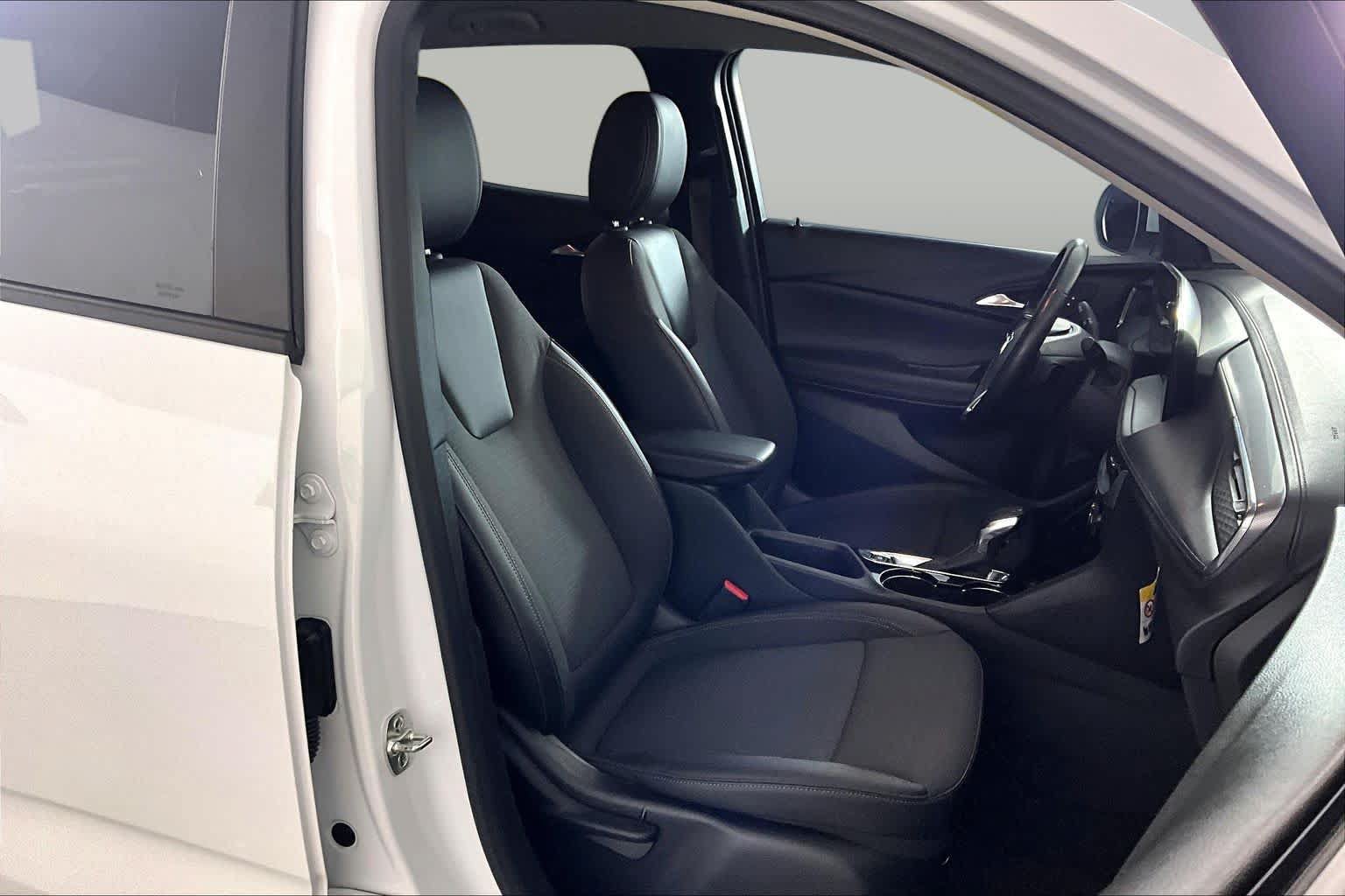 Used 2024 Buick Encore GX Preferred FWD image 9