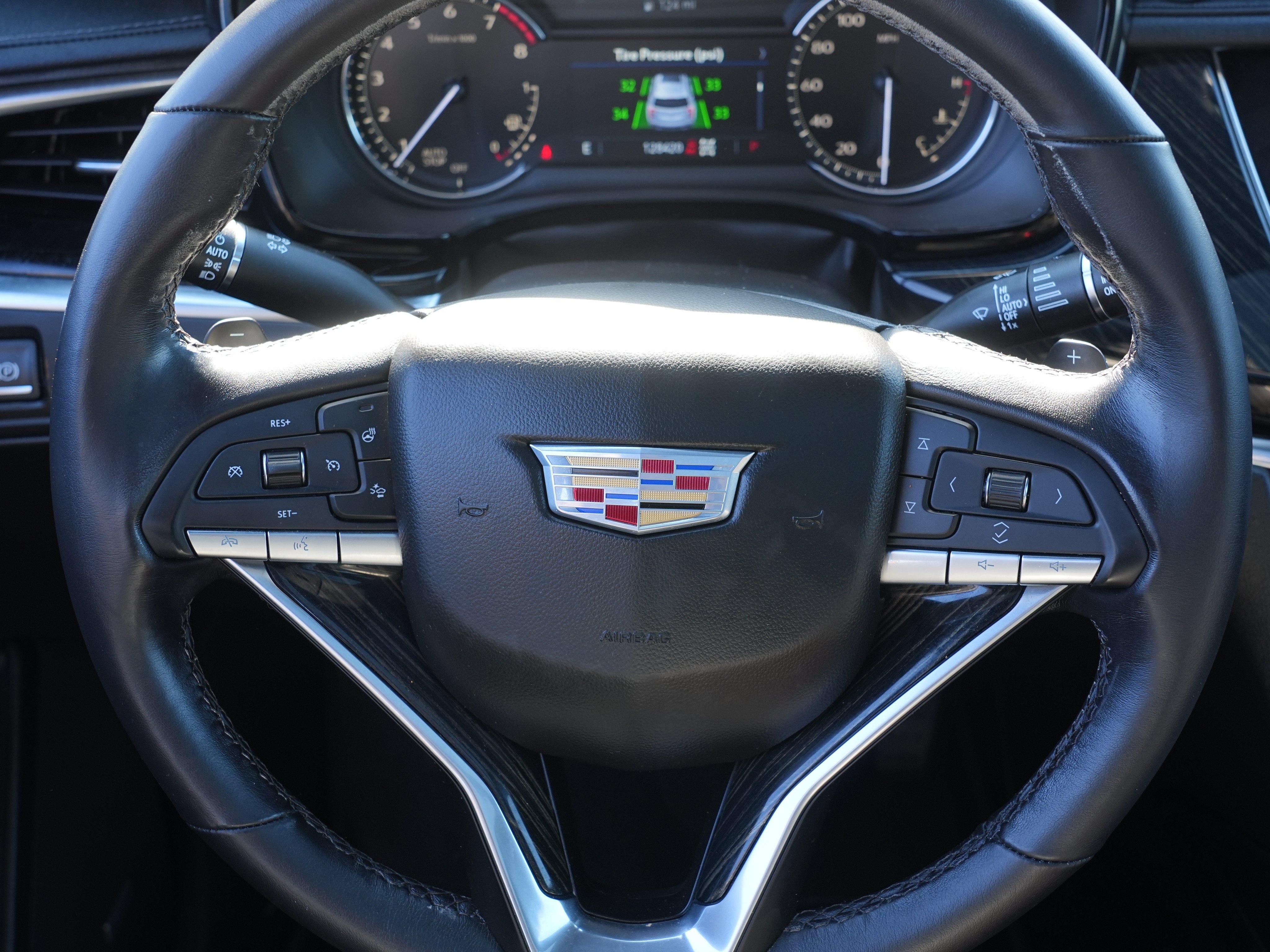 Used 2022 Cadillac XT6 Premium Luxury AWD/4WD image 23