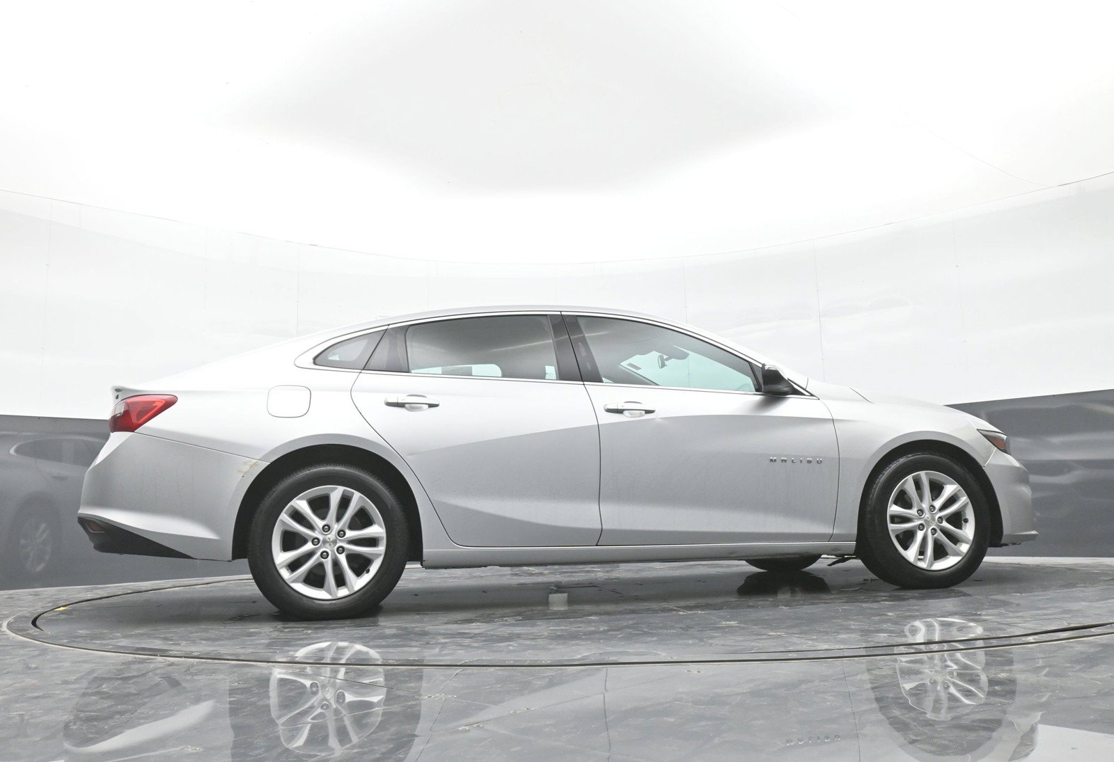 Used 2018 Chevrolet Malibu LT FWD image 43