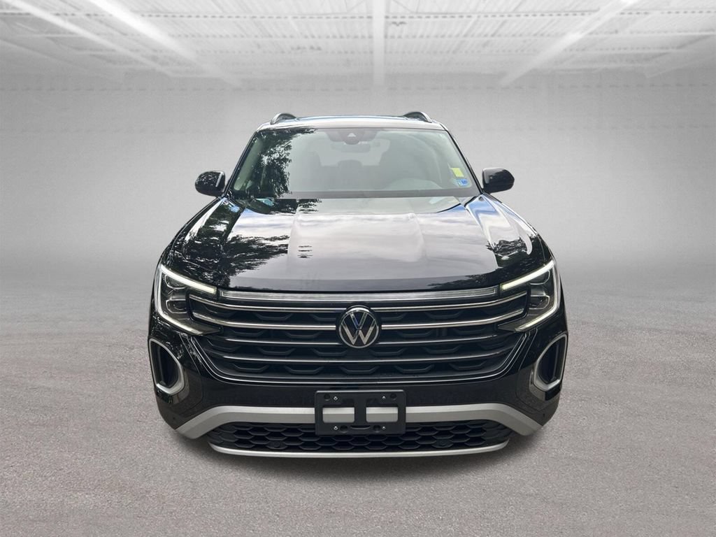Used 2024 Volkswagen Atlas Peak Edition SE AWD/4WD image 8