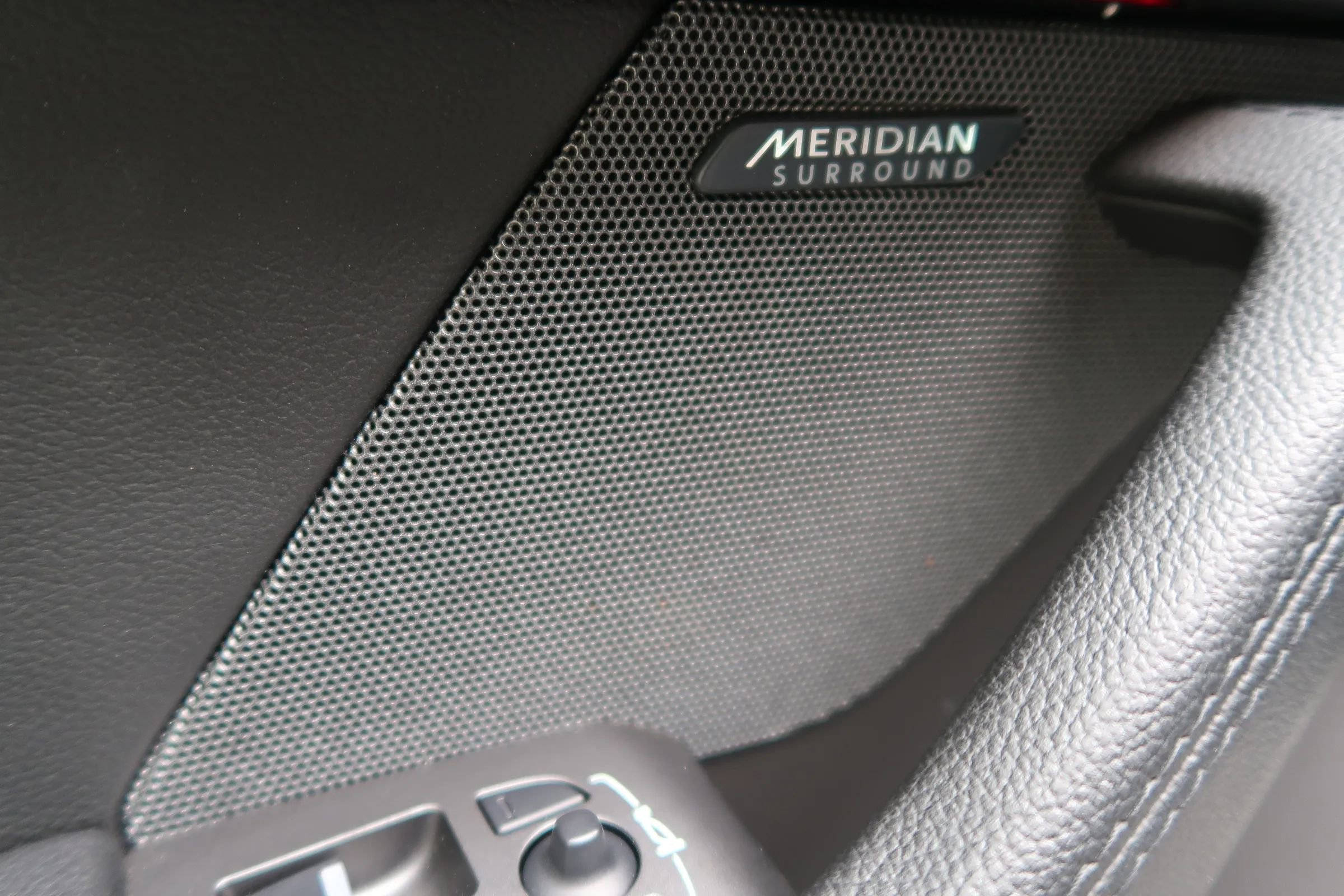 Used 2016 Jaguar F-TYPE S image 22