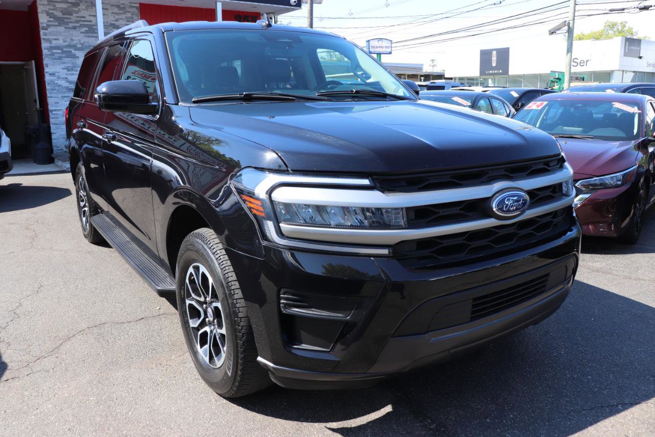 Used 2024 Ford Expedition XLT AWD/4WD image 7