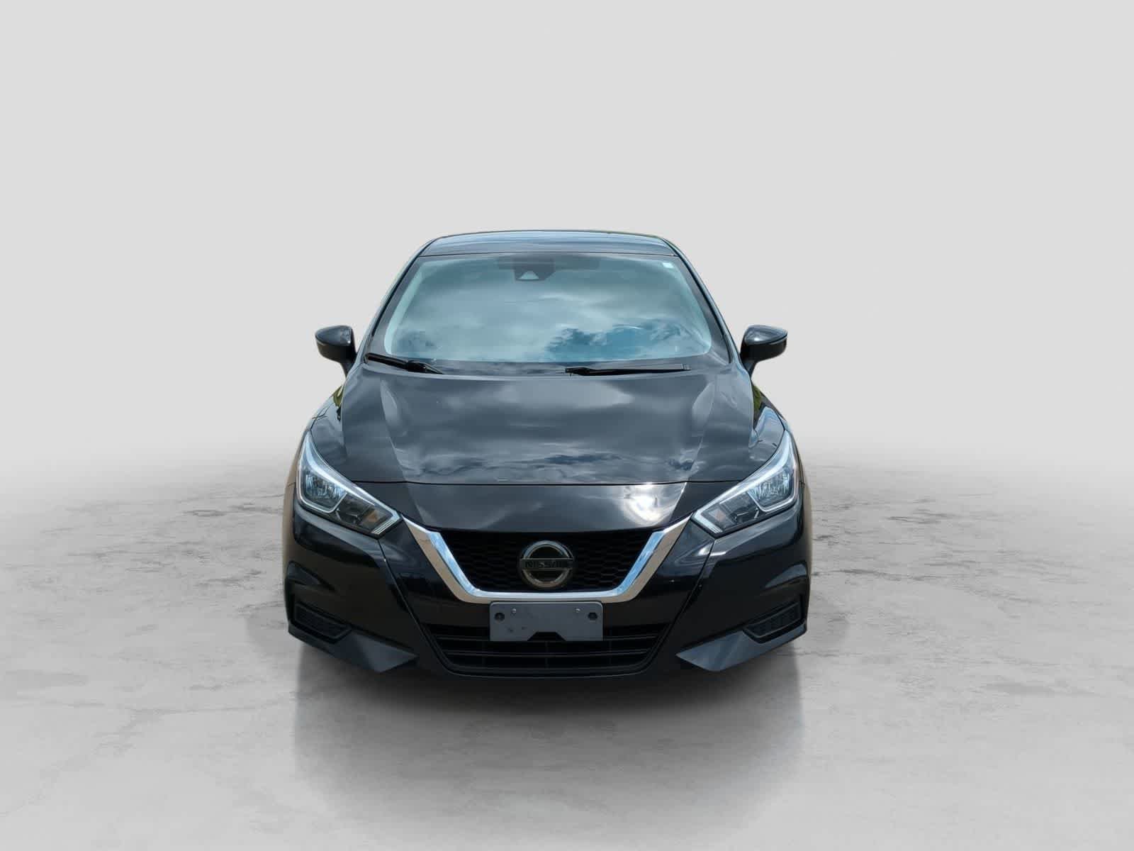 Used 2021 Nissan Versa SV FWD image 2