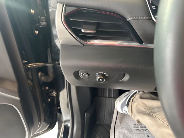 Used 2023 Chevrolet Traverse LT w/ LPO, Floor Liner Package image 20