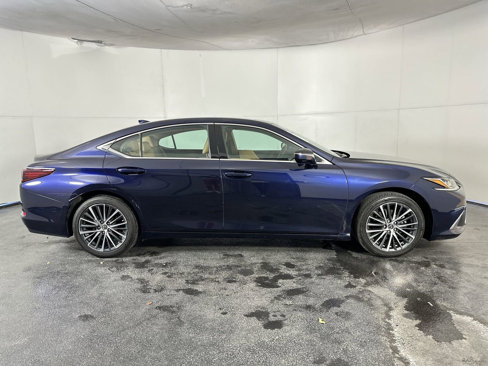 Used 2022 Lexus ES 350 w/ Premium Package image 13
