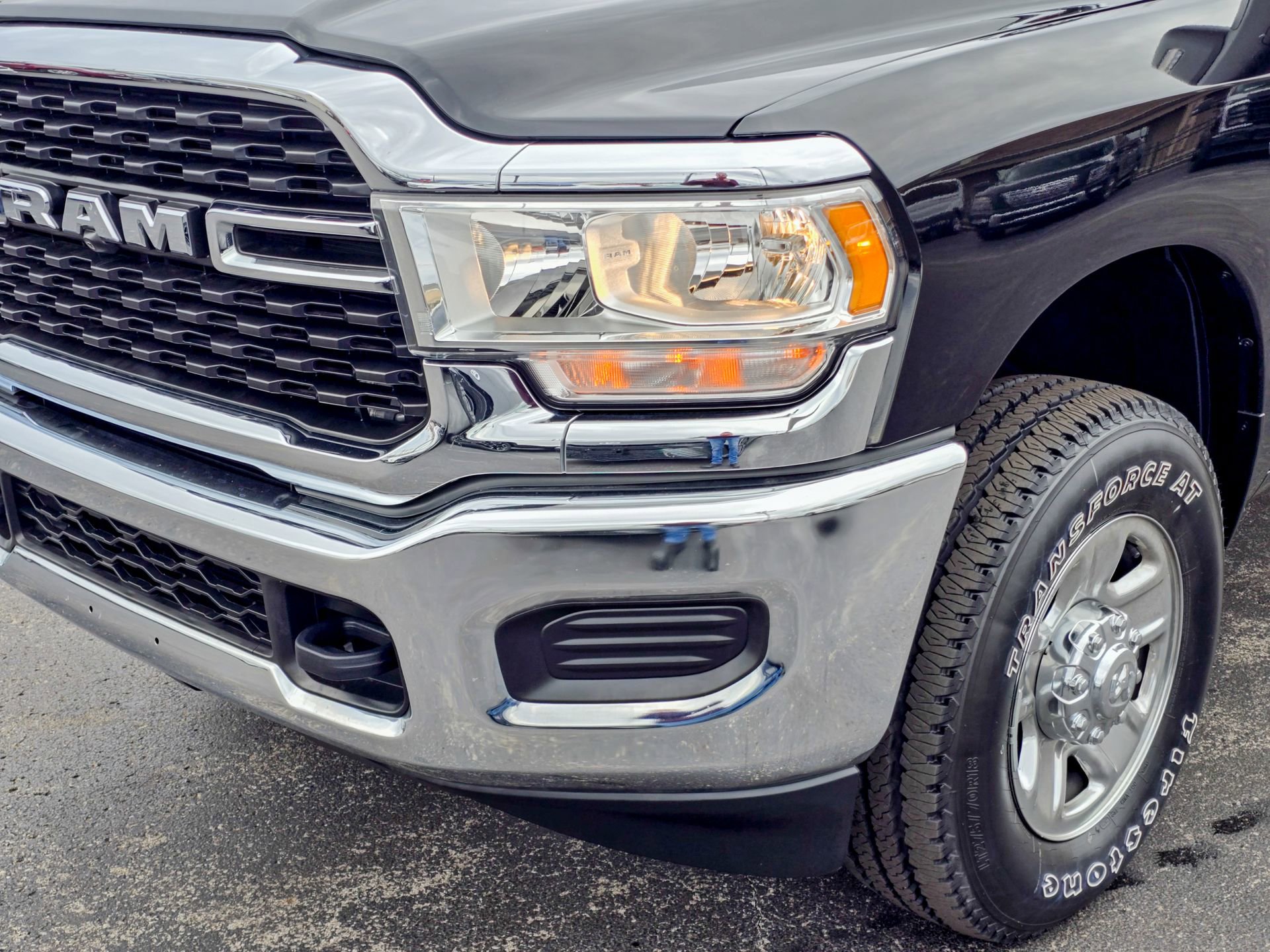 Used 2024 RAM 3500 Tradesman w/ Towing Technology Group image 6