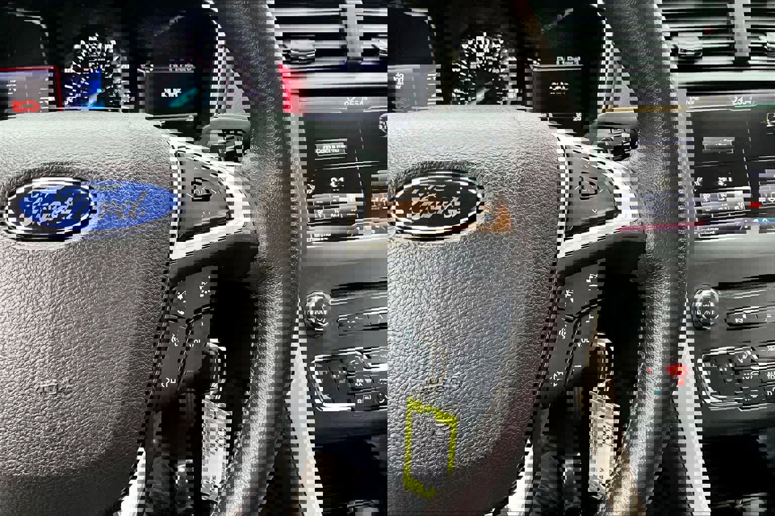 Used 2016 Ford Fusion SE w/ Equipment Group 202A image 24