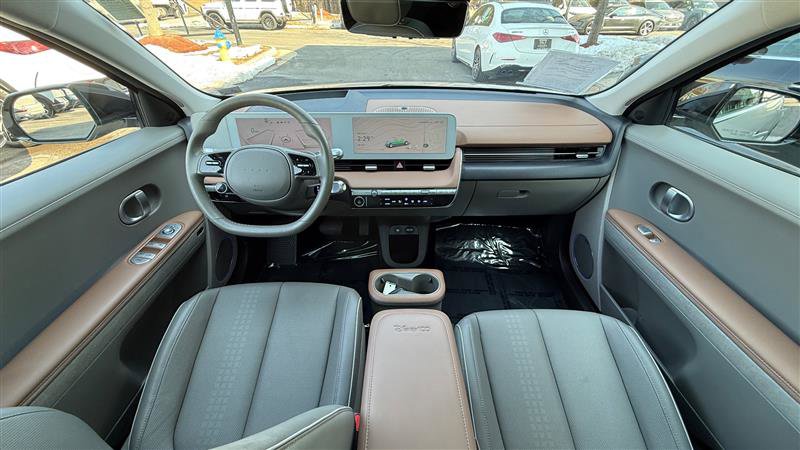 Used 2024 Hyundai Ioniq 5 Limited image 25