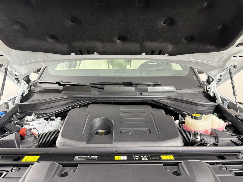 New 2026 Land Rover Range Rover SE AWD/4WD image 32