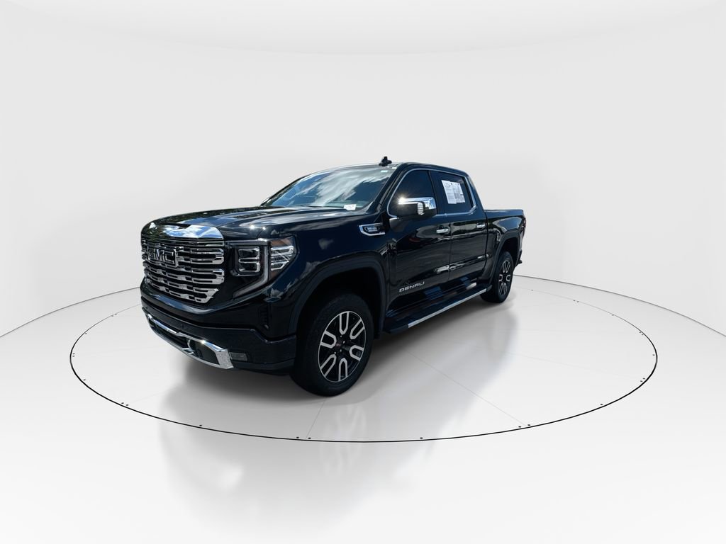 Used 2024 GMC Sierra 1500 Denali w/ Technology Package AWD/4WD image 4