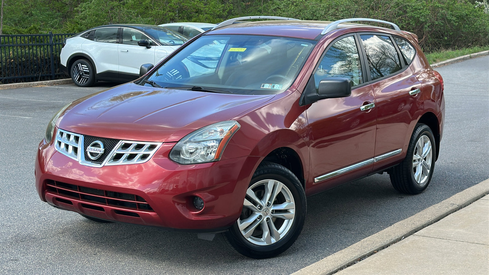 Used 2015 Nissan Rogue S w/ Convenience Package image 1