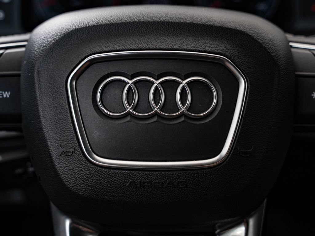 Used 2022 Audi Q8 Premium Plus AWD/4WD image 30