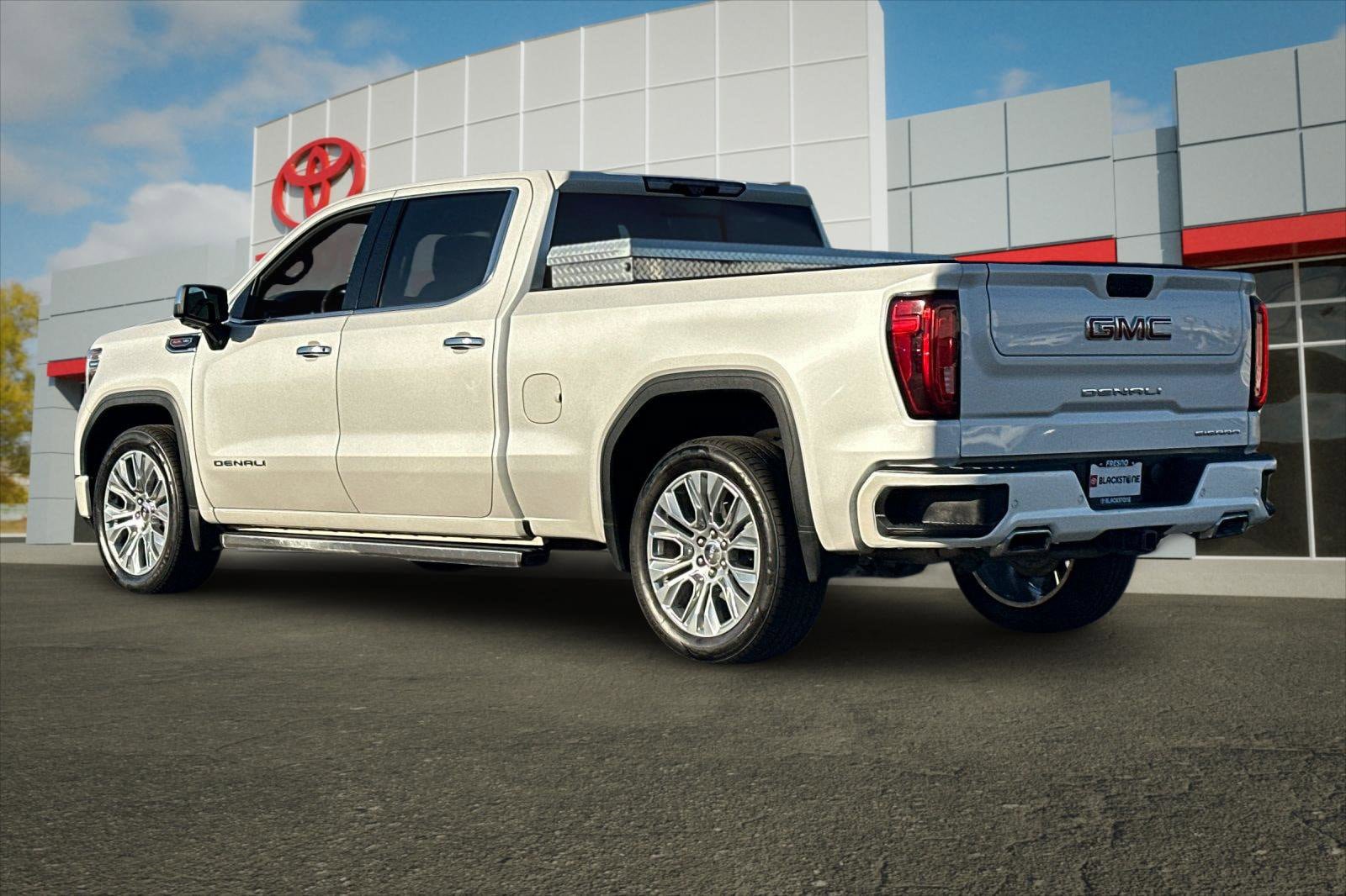 Used 2022 GMC Sierra 1500 Denali w/ Denali Reserve Package AWD/4WD image 5