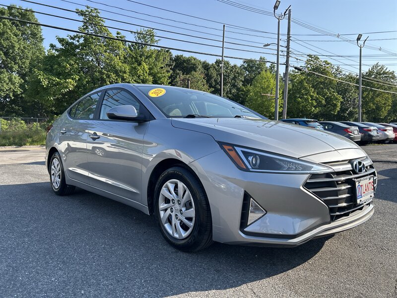 Used 2020 Hyundai Elantra SE w/ Convenience Package (C2) FWD image 3