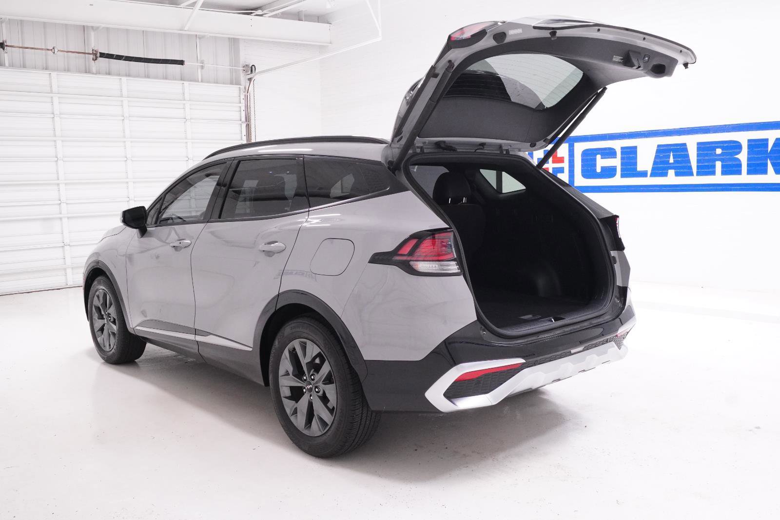 Used 2024 Kia Sportage SX FWD image 9