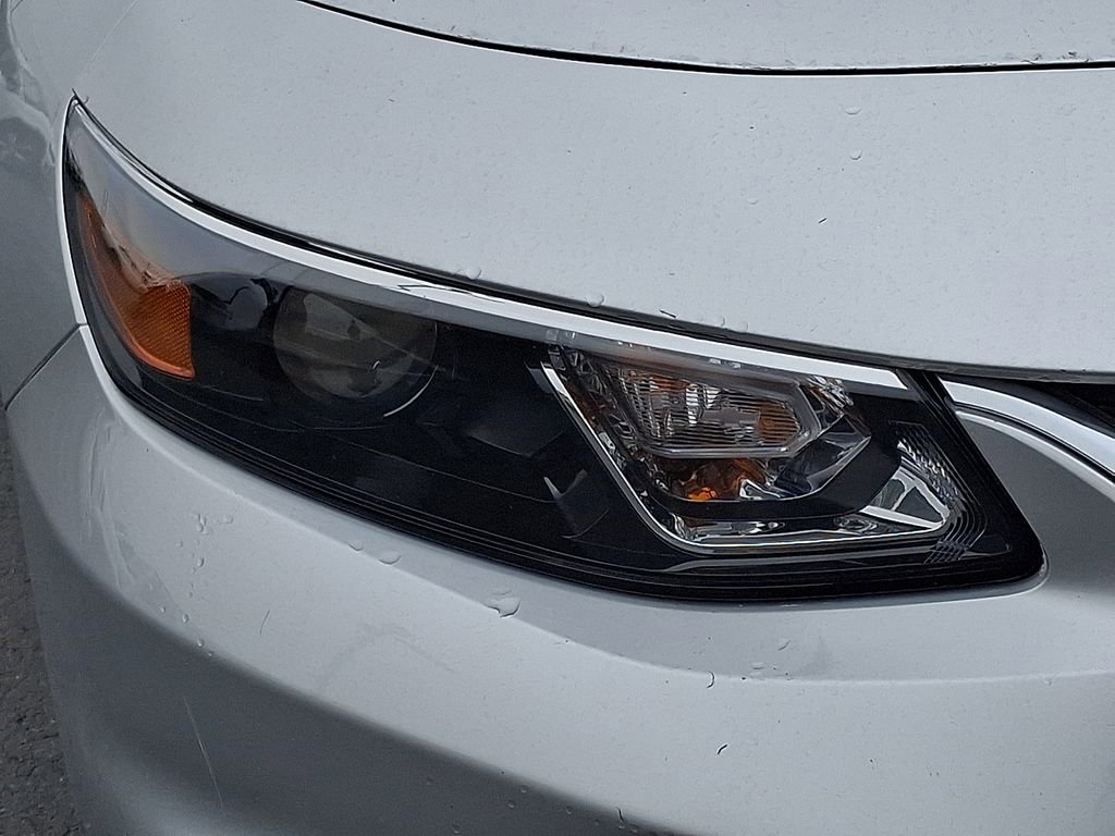 Used 2017 Chevrolet Malibu LS image 9