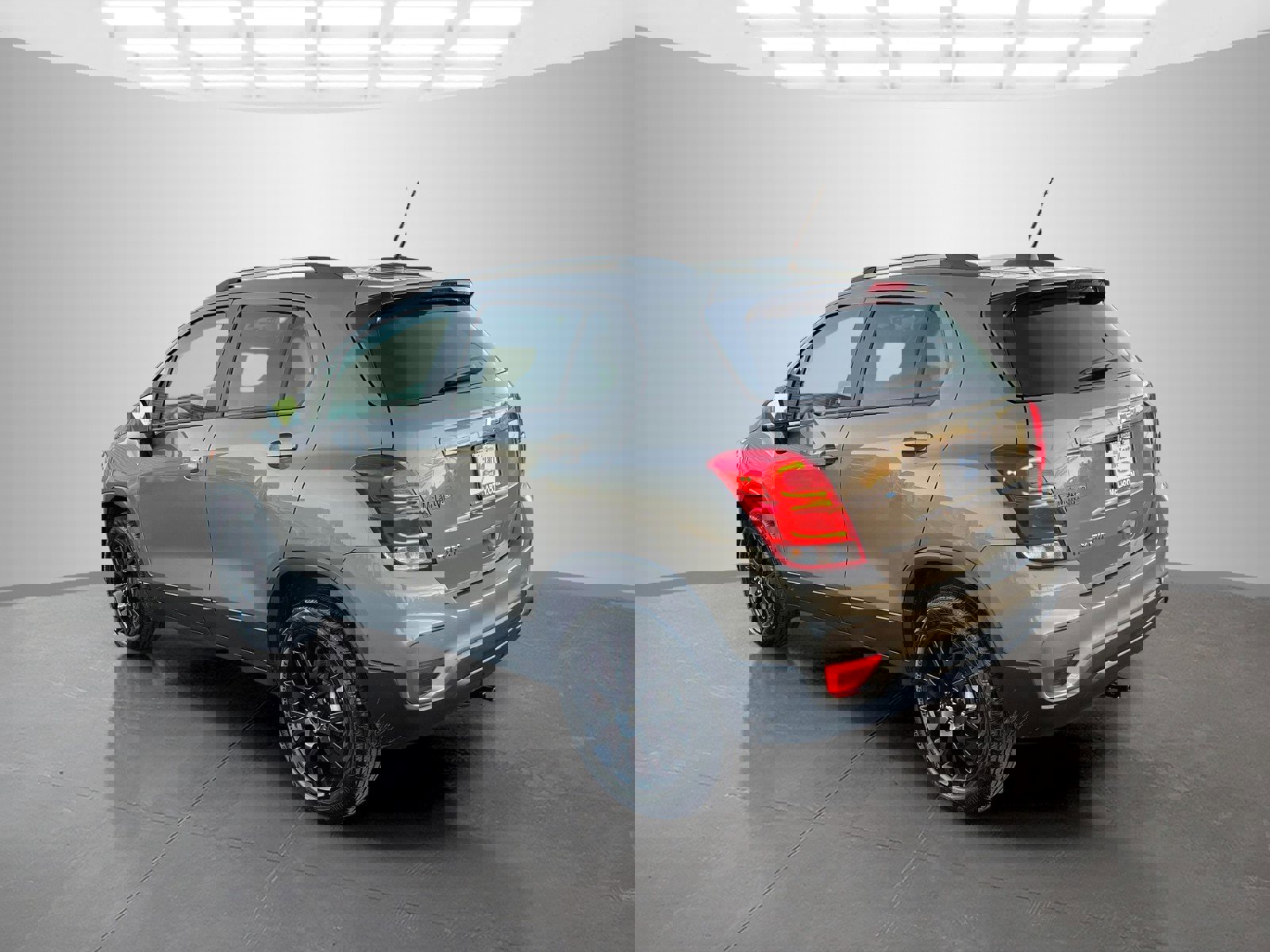 Used 2022 Chevrolet Trax LT w/ Sport Edition image 6