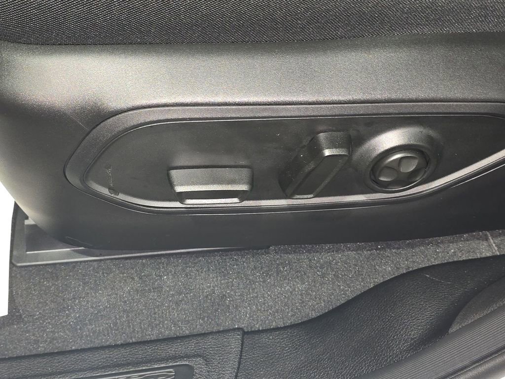 New 2025 Jeep Grand Cherokee Laredo X w/ Trailer Tow Package image 17