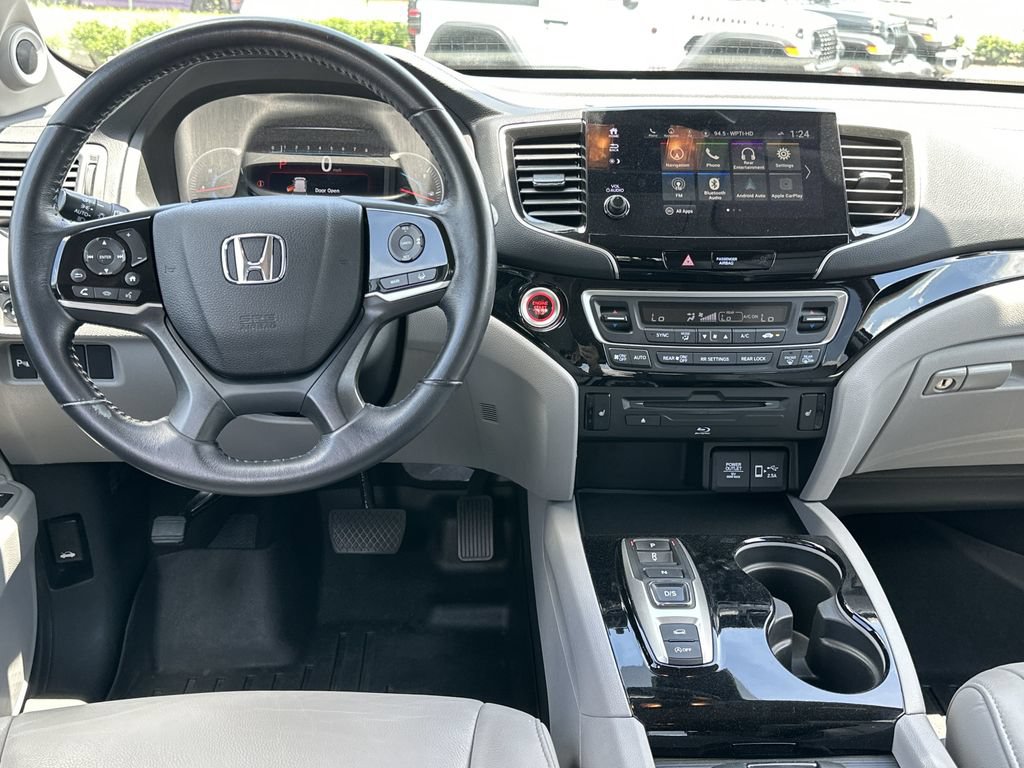 Used 2020 Honda Pilot Touring image 10