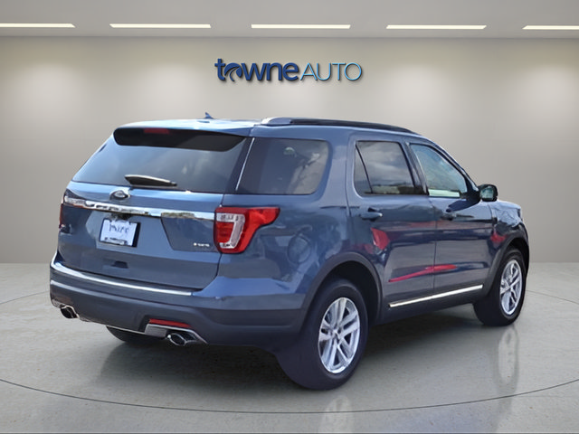 Used 2018 Ford Explorer XLT w/ Equipment Group 202A AWD/4WD image 7