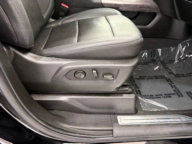 Used 2025 Chevrolet Silverado 1500 LTZ AWD/4WD image 22