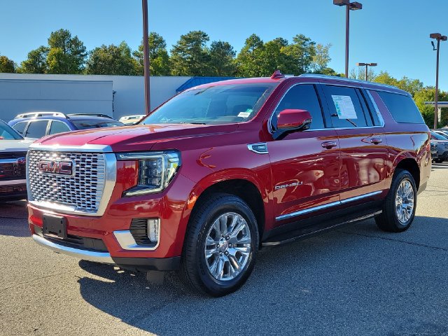 Used 2024 GMC Yukon XL Denali AWD/4WD image 3
