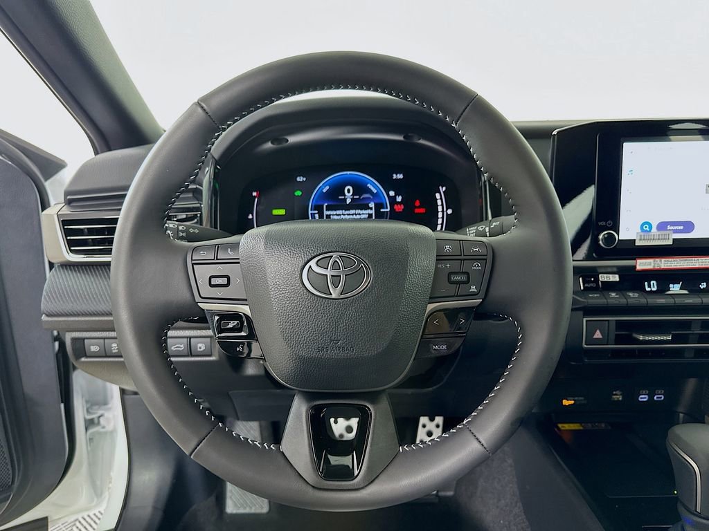 Used 2026 Toyota Camry SE image 18
