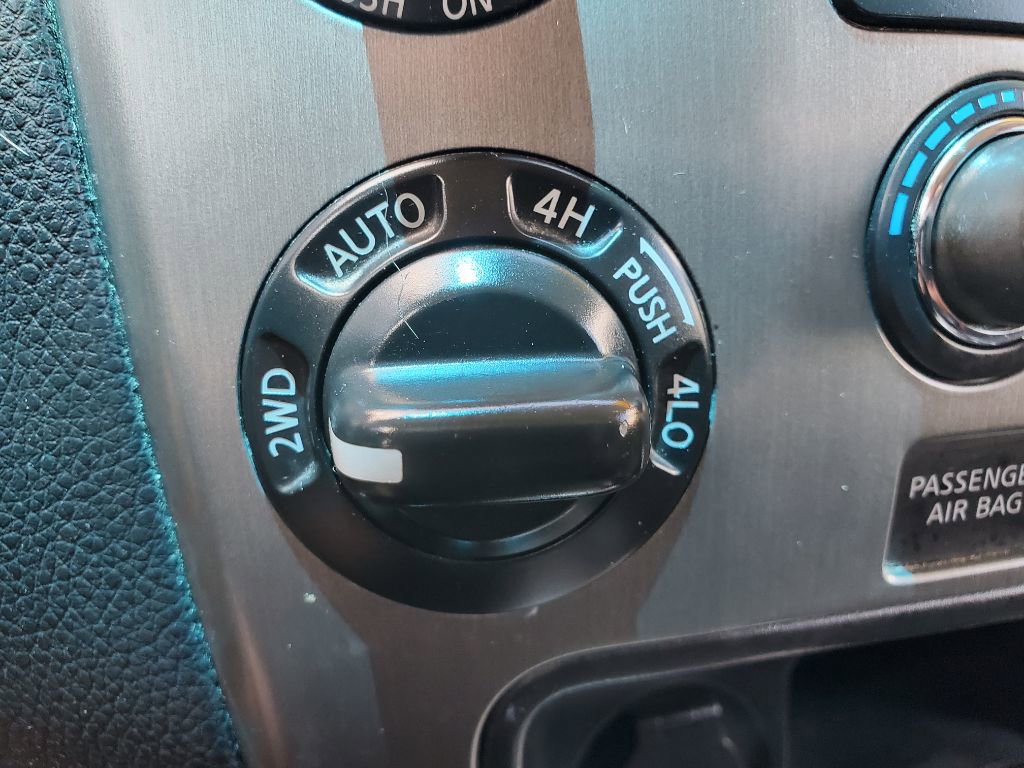 Used 2014 Nissan Armada SV AWD/4WD image 22