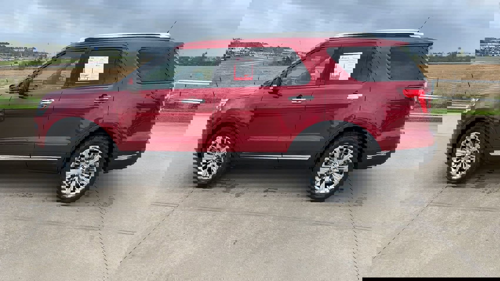 Used 2019 Ford Explorer Limited w/ Ford Safe & Smart Package image 6