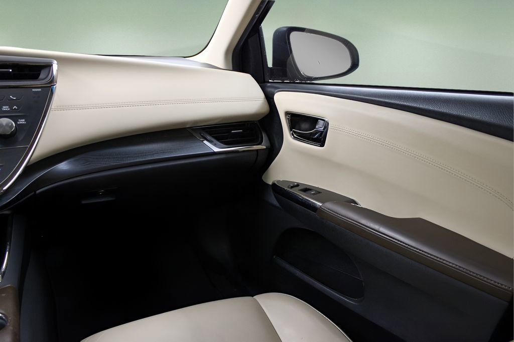 Used 2016 Toyota Avalon XLE Plus FWD image 17