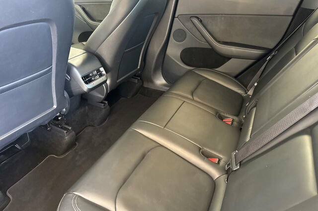 Used 2024 Tesla Model Y Long Range AWD/4WD image 12