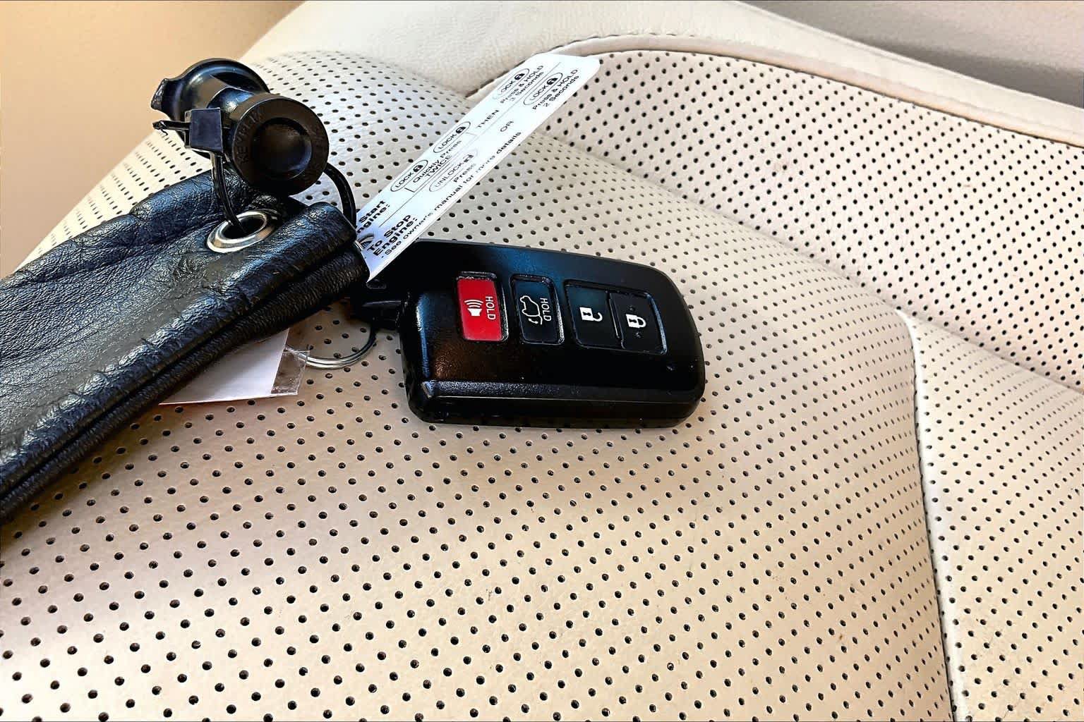 Used 2018 Toyota Highlander Limited FWD image 15