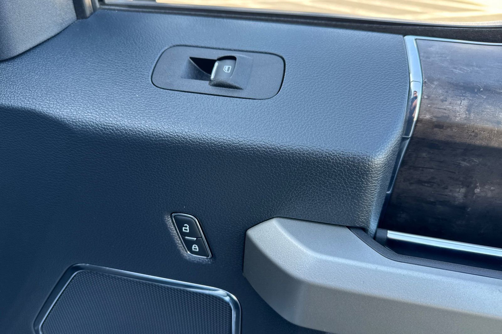 Used 2022 Ford F250 Lariat w/ Lariat Value Package image 21