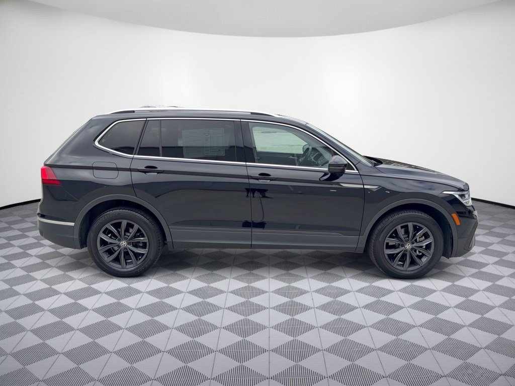 Used 2022 Volkswagen Tiguan SE w/ Panoramic Sunroof Package AWD/4WD image 8